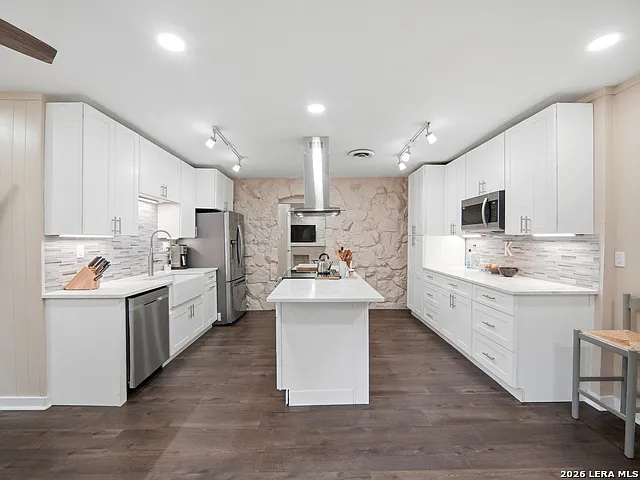 19214 Grey Forest Dr — Photo 13