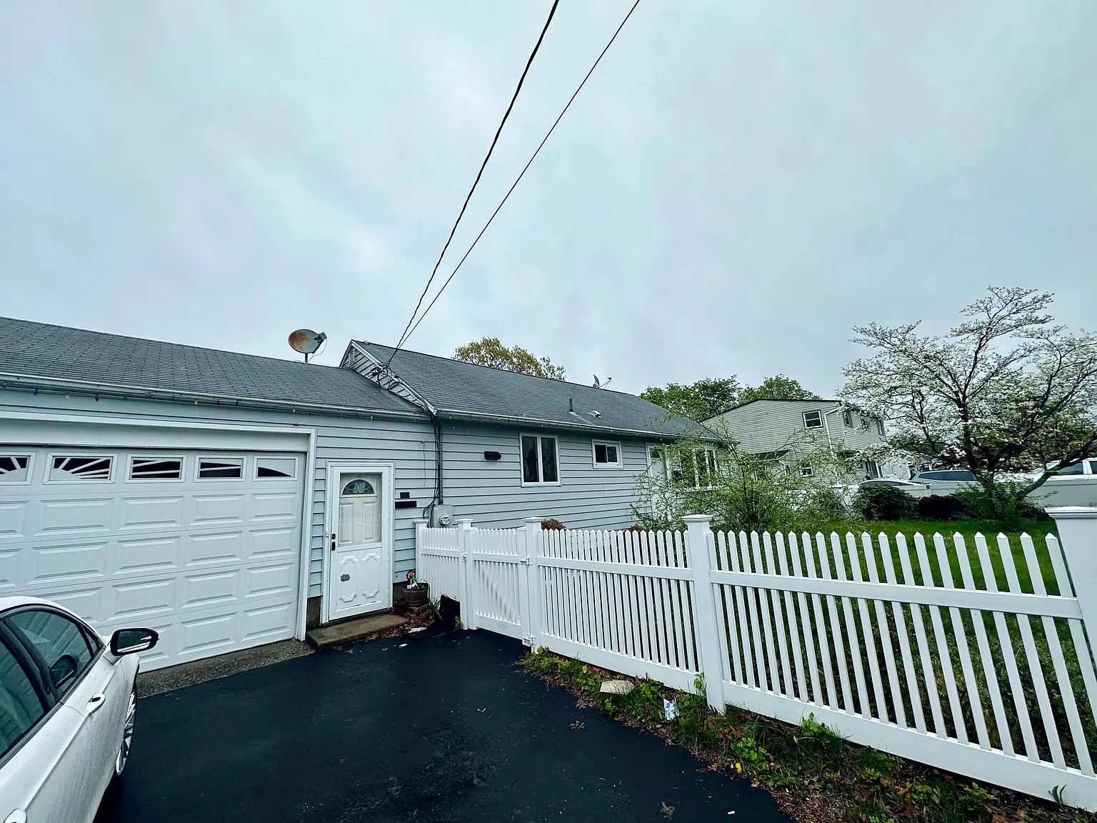 3 bed, 1200 sqft, $3,800 — Photo 2
