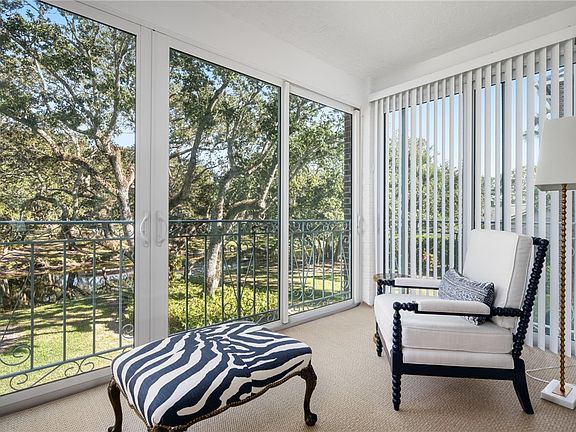 5th image of 109 W Park Shores Cir #36
