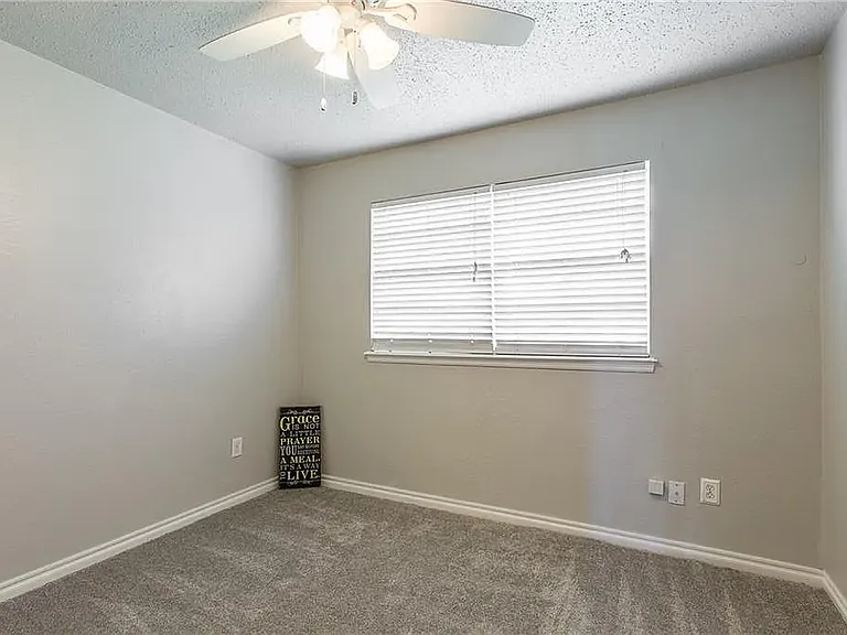 1056 NW 7th Pl — Photo 23