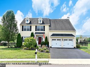 7 Furlong Rd, Douglassville, PA 19518