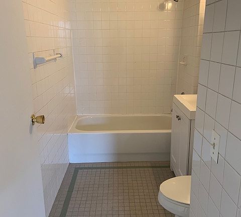 5th image of 109 E 102nd St #4