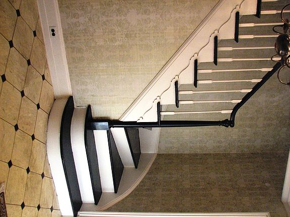 ENTRANCE FOYER
