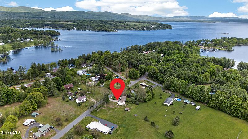 2nd image of 422 Vandenburgh Point Road