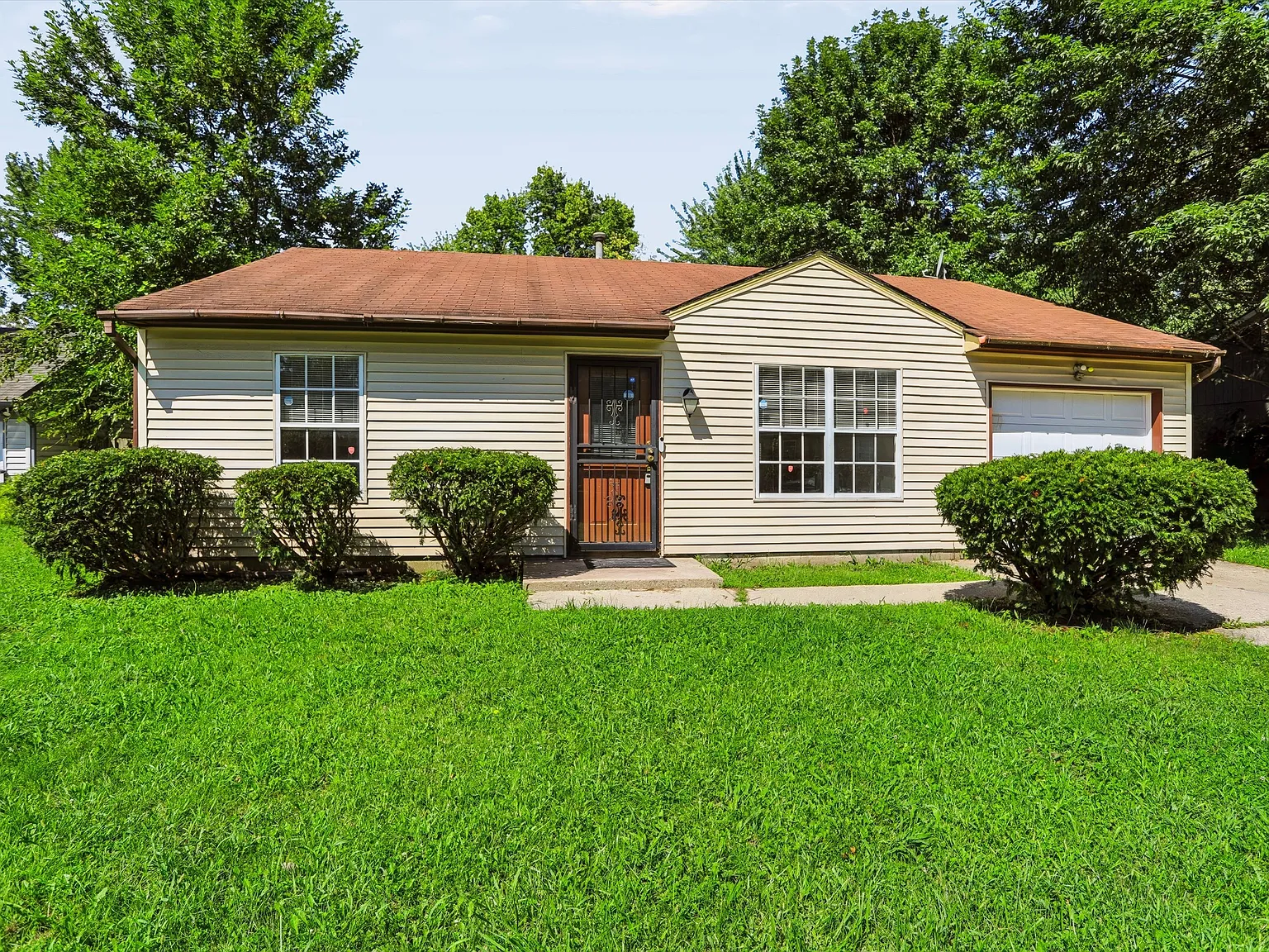 3 bed, 1.5 bath, 1040 sqft, $1,475 — Photo 2