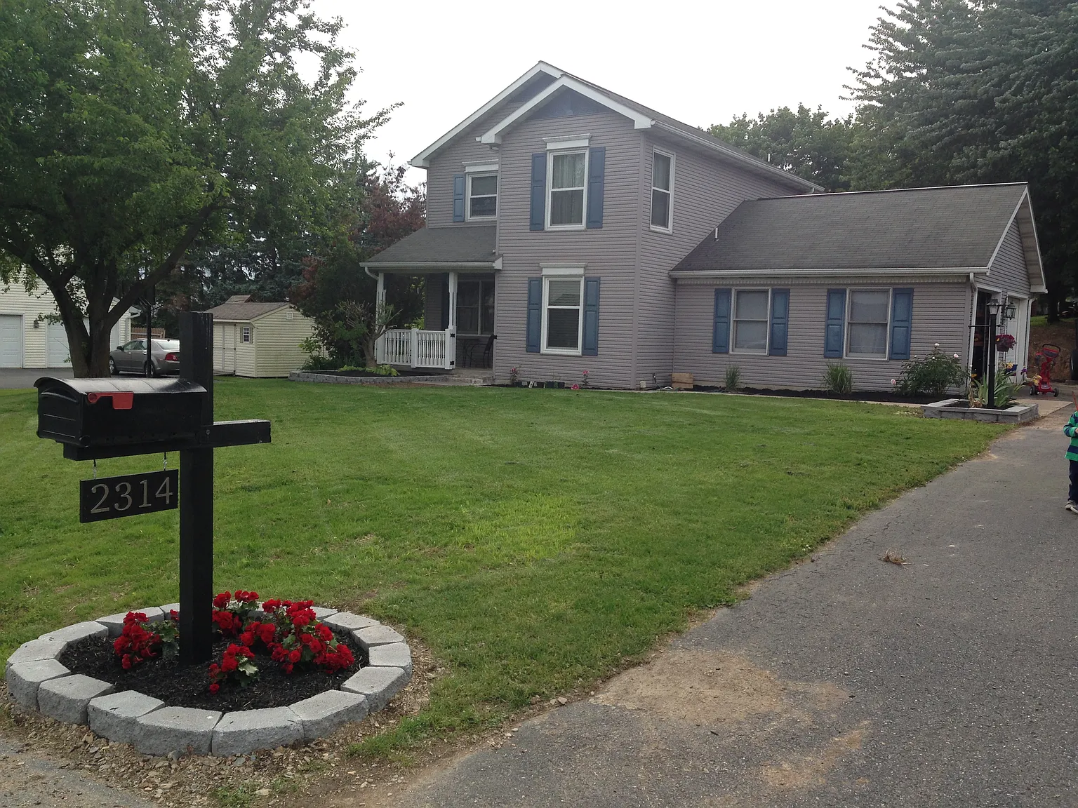 2314 Andrew Ave photo 1