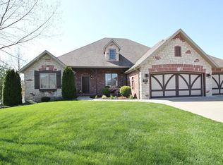 824 Beaufort St, Nixa, MO 65714