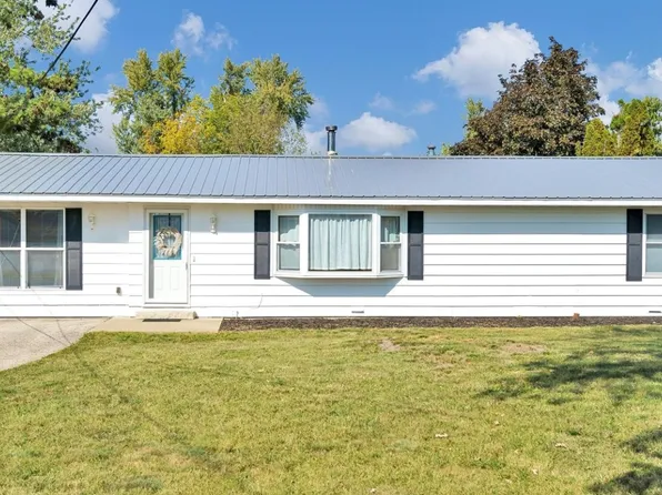 4330 Beecher Ct NW, Cedar Rapids, IA 52405