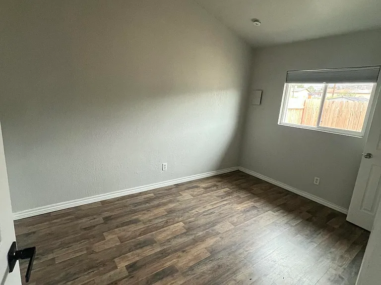 8609 Mercury St #B — Photo 27