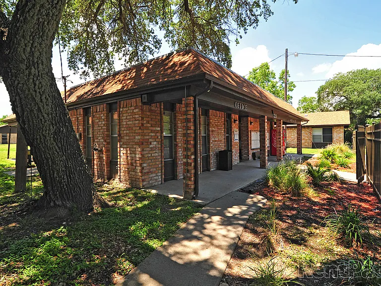 Windwood Apartments — Photo 12