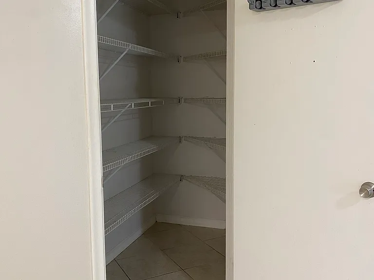 3958 Atrium Dr — Photo 35