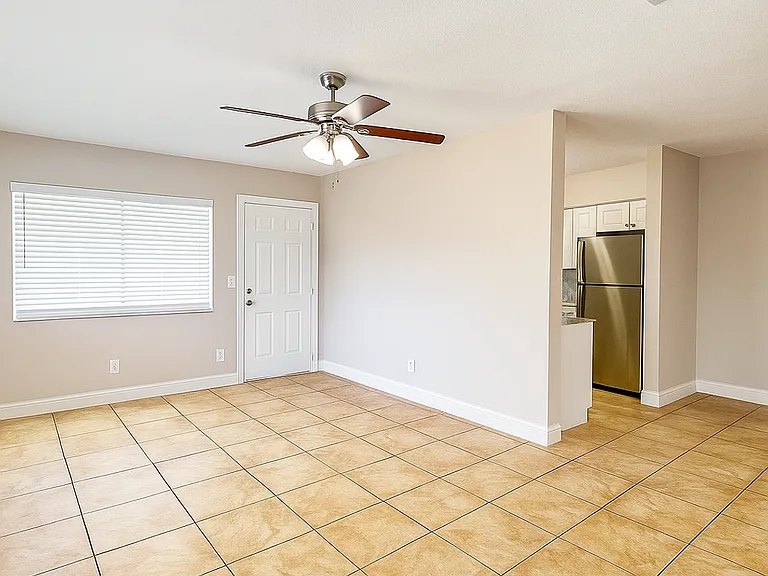 Del Rio Apartment Homes — Photo 24