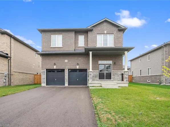 12 Emerald St, Wasaga Beach, ON L9Z 0K8