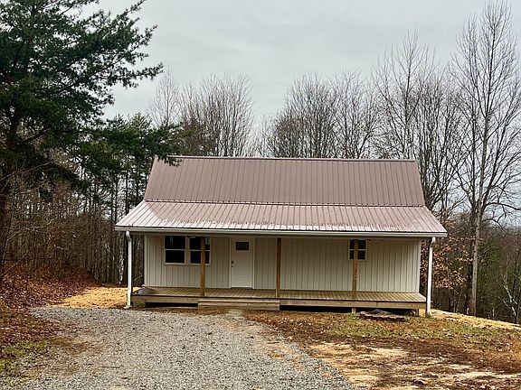 3rd image of 469 Dickens Rd