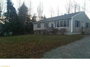 118 Oak St, Oakland, ME 04963