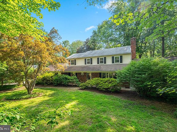 2nd image of 1500 Sugartown Rd