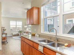 101-129 Hansen Way #123, Petaluma, CA 94954