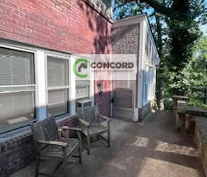 108 S Park Dr #6 — Photo 4
