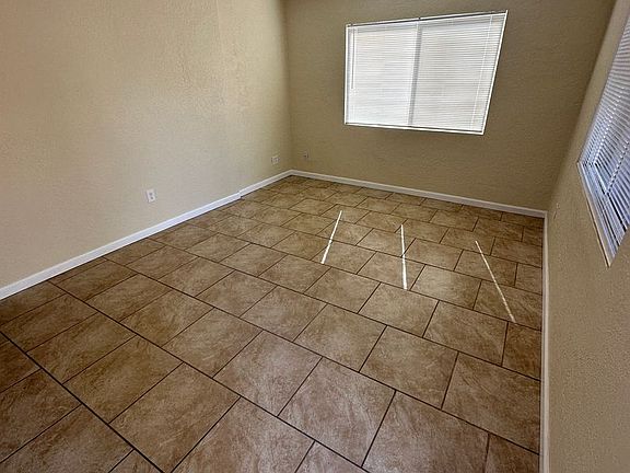 2nd image of 2518 Alvarado Dr NE
