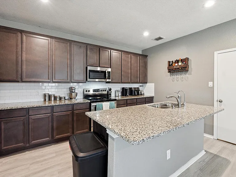 4522 Heathers Cross — Photo 11