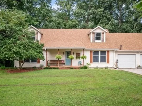 20519 N Lake Dr, Marshall, IL 62441