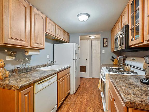 4th image of 500 Redondo Dr APT 312