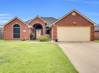942 Pheasant Dr, Midlothian, TX 76065