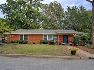 517 Lynda Ln, Arlington, TX 76010