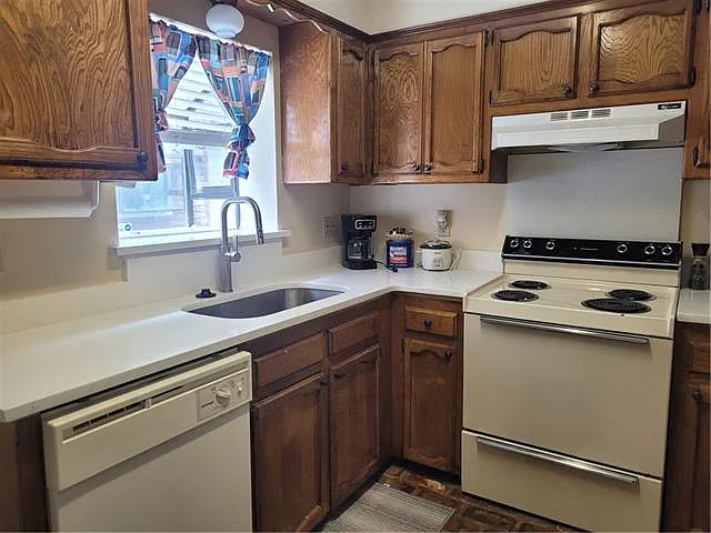 839 E Boyd Dr #C — Photo 10