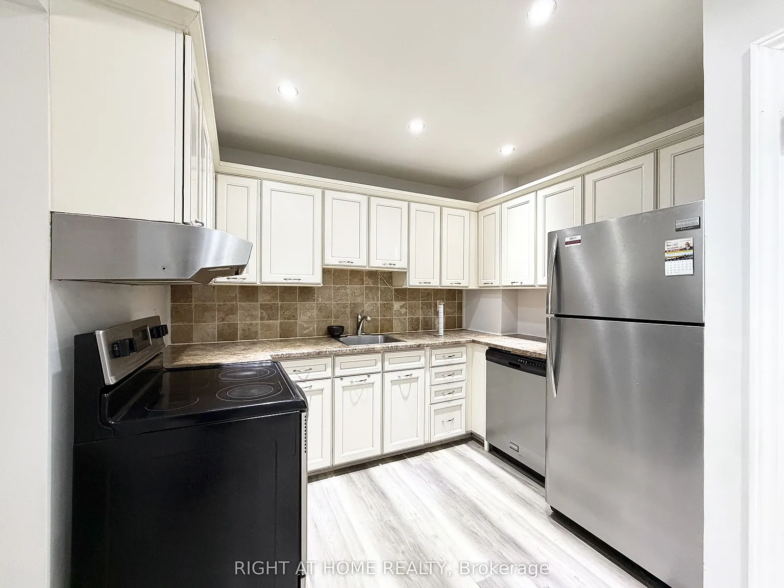2 bed, $2,200 — Photo 4