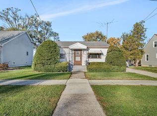 711 Clinton St, Lockport, IL 60441