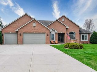 771 Winding Waters Way, De Pere, WI 54115