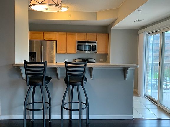 4th image of 125 Lakeview Dr Unit 302