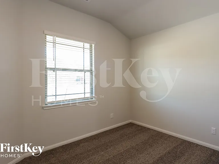 11032 Patriot Ct — Photo 11