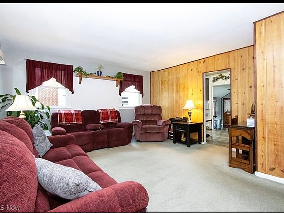 3rd image of 128 Woodlawn Ave NW #128