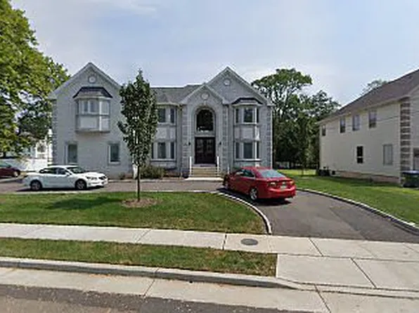 8 Hillsdale Rd, Edison, NJ 08820