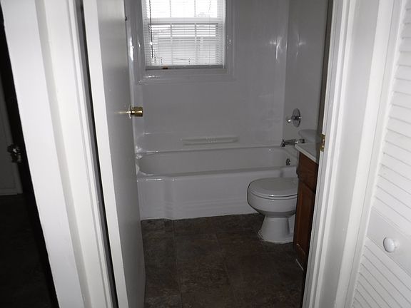 4th image of 1006 E Grant St