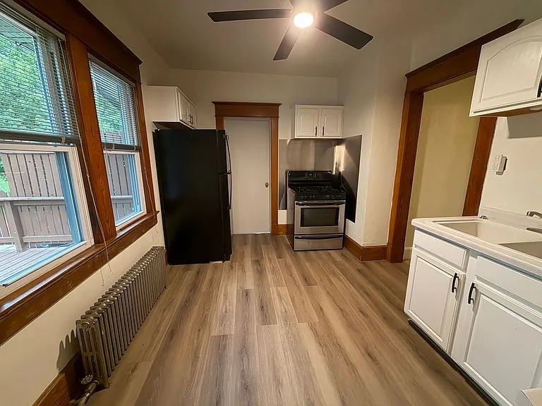 525 S Quincy St — Photo 3