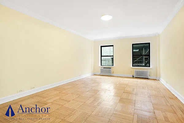 Rented by Anchor Associates | media 7