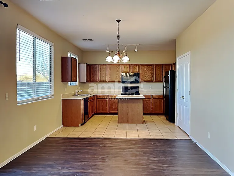 7556 W Ranchers Dr — Photo 4