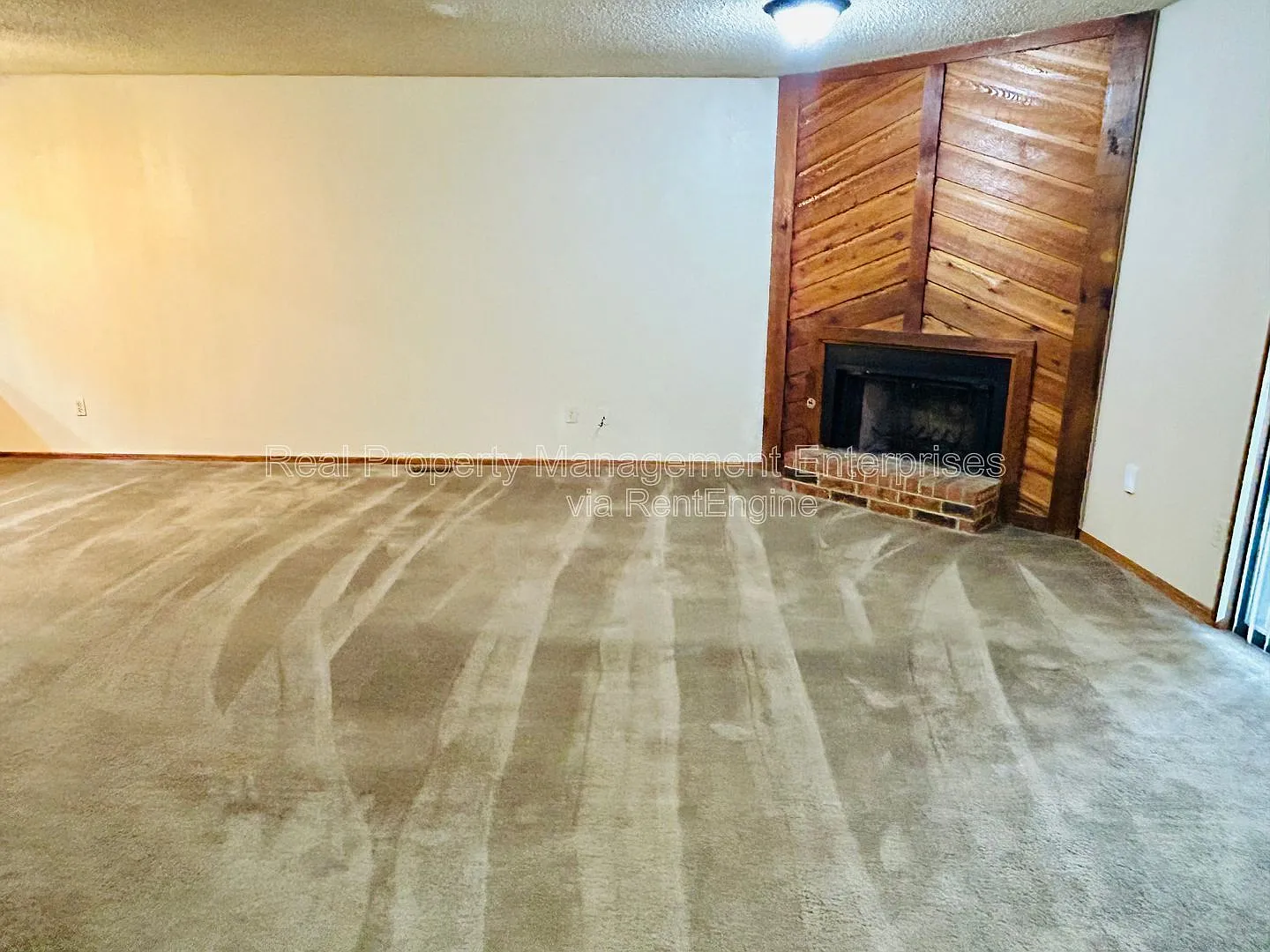 2 bed, 2.5 bath, 1224 sqft, $1,225 — Photo 3