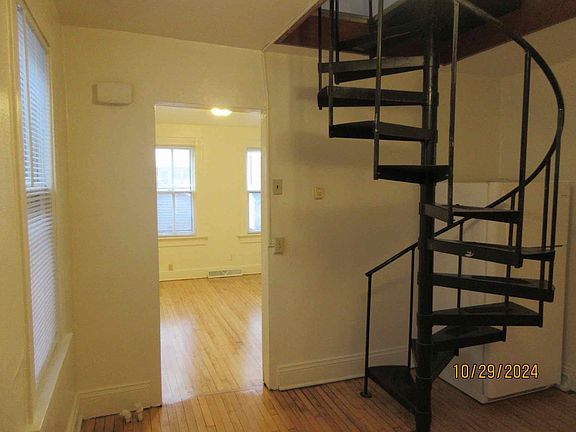 4th image of 819 E Center St #821A