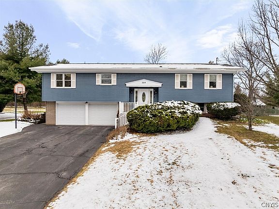 3rd image of 584 Stoneleigh Rd