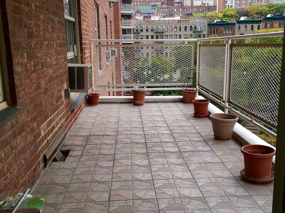 1st image of 70 Lasalle St #9H