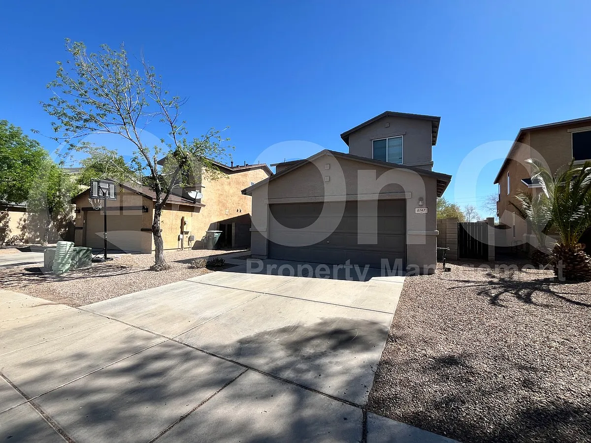 3 bed, 2.0 bath, 1813 sqft, $1,675 — Photo 2