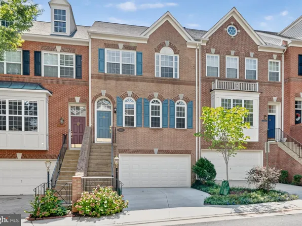 2411 Gorgas Pl, Alexandria, VA 22311