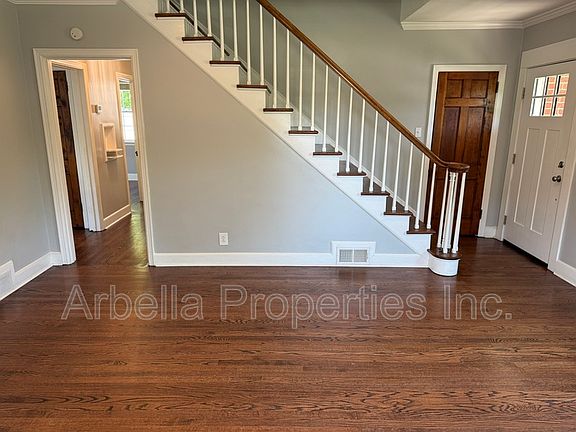 4th image of 1437 Valley St