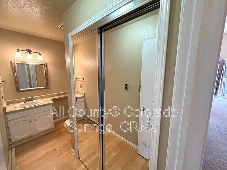 931 Kings Crown Rd — Photo 19
