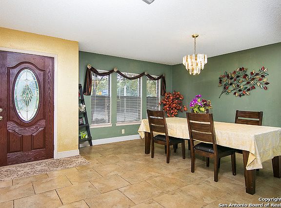 3rd image of 7519 Peppervine Ln