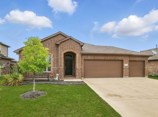 540 Lindisfarne Ln, Saginaw, TX 76131